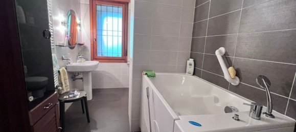 3 Schlafzimmer Wohnung in Zola Predosa, Italy, Nr. 376788 26