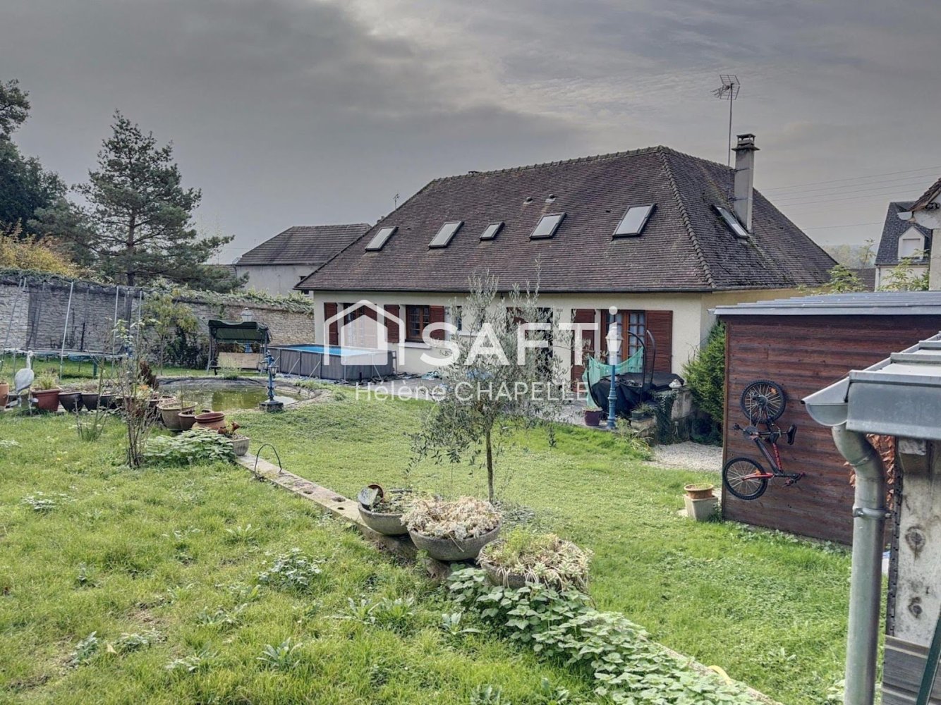 Casa de 7 dormitorios en Chambly, France No. 38870