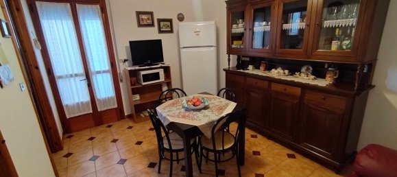 Дом с 6 комнатами в Ugento, Италия № 61910 12