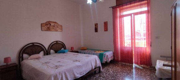 Дом с 6 комнатами в Ugento, Италия № 61910 5