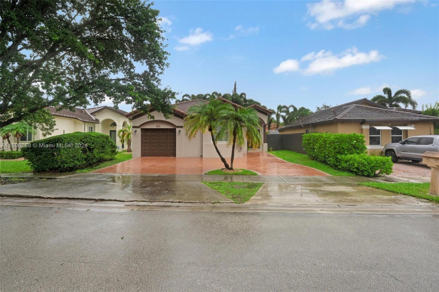 3 bedrooms Villa for rent in Miami, Miami-Dade, Florida, USA № 614067