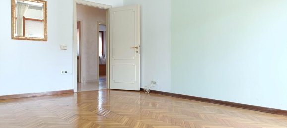 5 bedrooms Apartment in Empoli, Italy No. 348214 11
