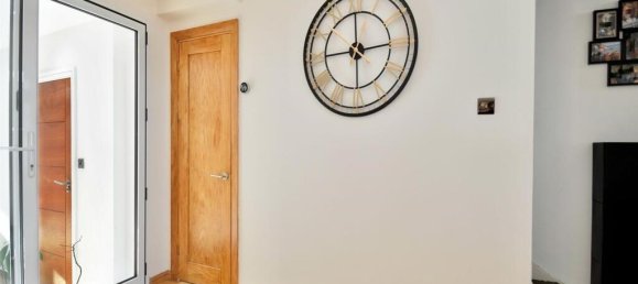 2 bedrooms Commercial property in East Ham, United Kingdom No. 4131 15