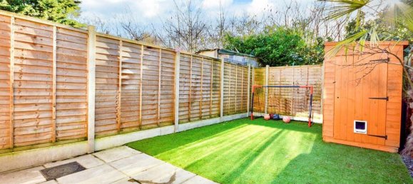 2 bedrooms Commercial property in East Ham, United Kingdom No. 4131 2