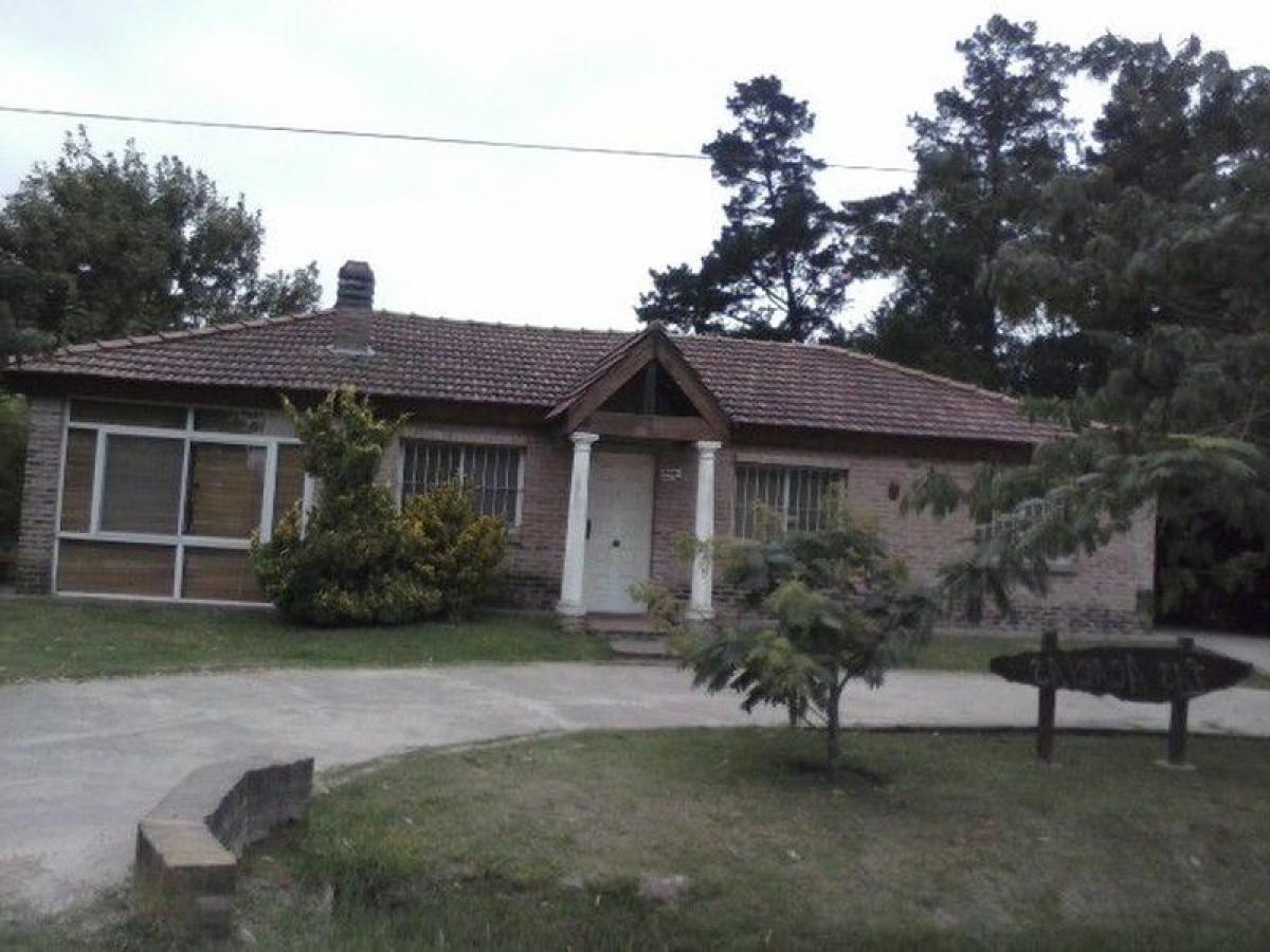 3 bedrooms House in Presidente Peron, Argentina No. 95053