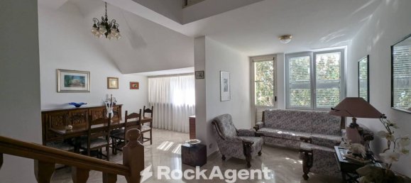 4 bedrooms House in Latina, Italy No. 264249 8