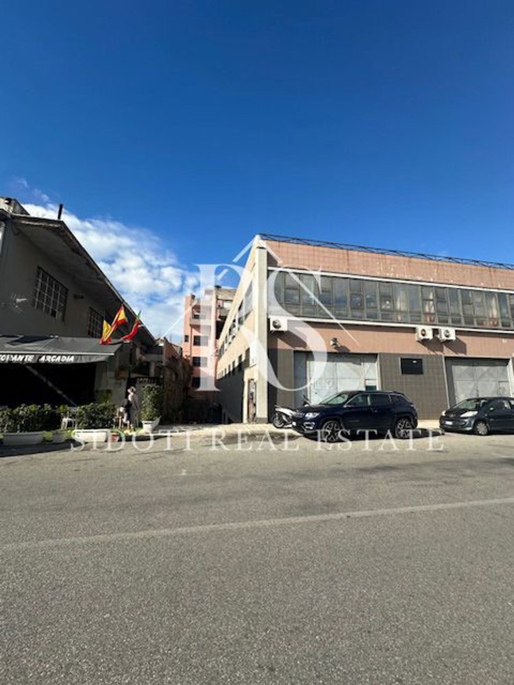 Armazém em Messina, Italy 1295 m² N.º 344926