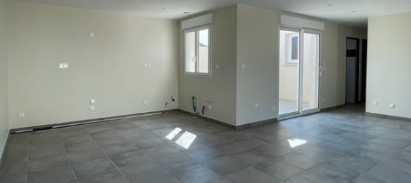 3 Schlafzimmer Haus in Breuillet, France, Nr. 104905 2