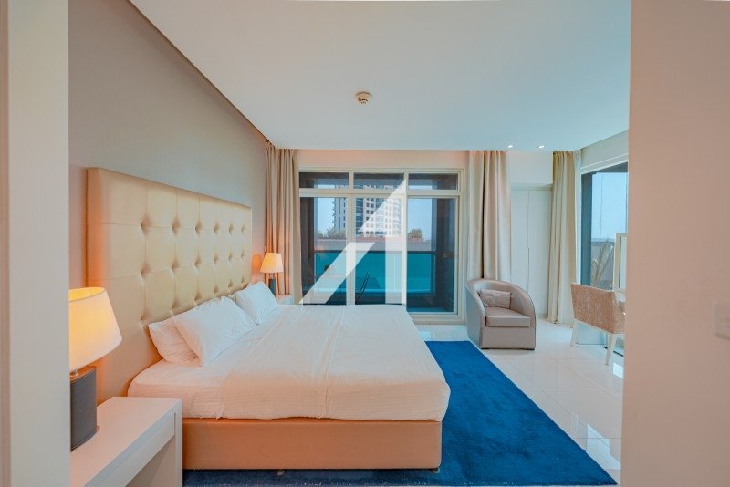 Studio in Dubai, UAE No. 67913