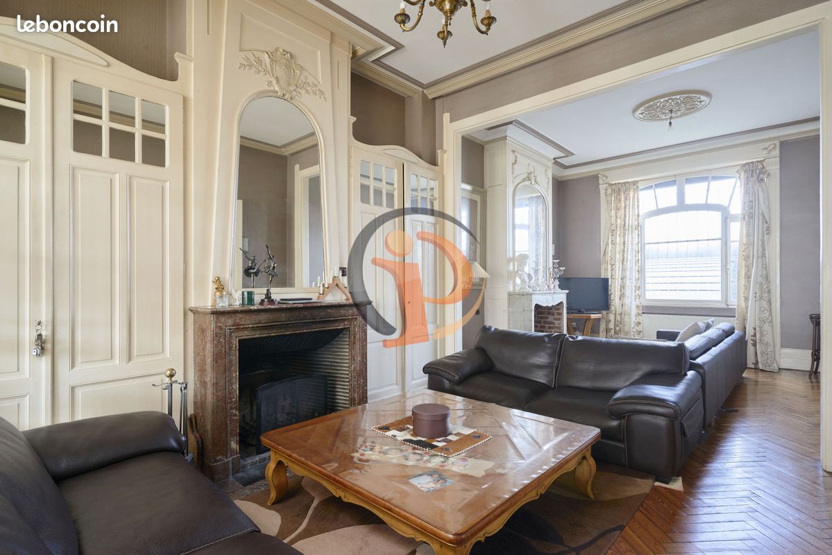 7 bedrooms House in Lille, France No. 98192