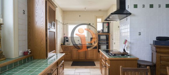 7 bedrooms House in Lille, France No. 98192 8