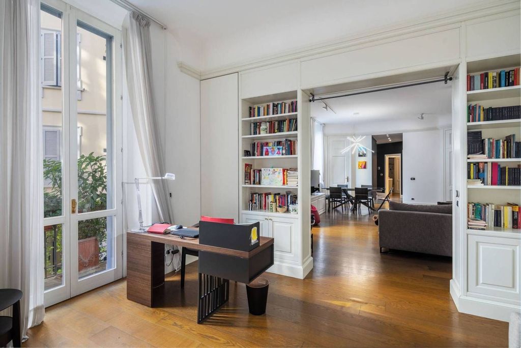 2 bedrooms Apartment in Milan, Italy No. 241268