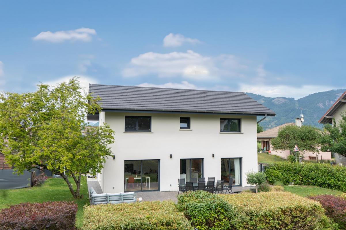 4 bedrooms House in Saint-Pierre-en-Faucigny, France No. 319404