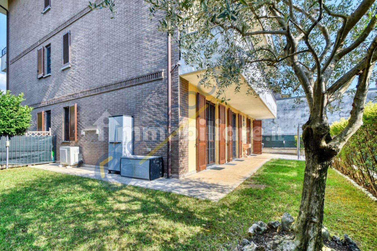 2 bedrooms Apartment in Cesano Maderno, Italy No. 370563