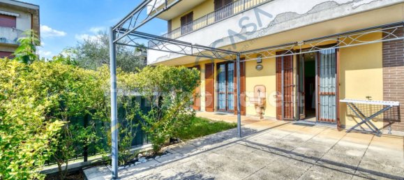 2 bedrooms Apartment in Cesano Maderno, Italy No. 370563 3