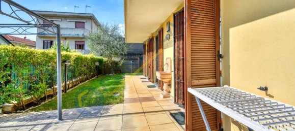 2 bedrooms Apartment in Cesano Maderno, Italy No. 370563 2