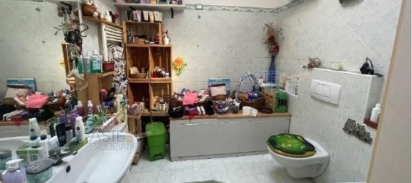 5 rooms Apartment in Rimini, Italy No. 13256 6