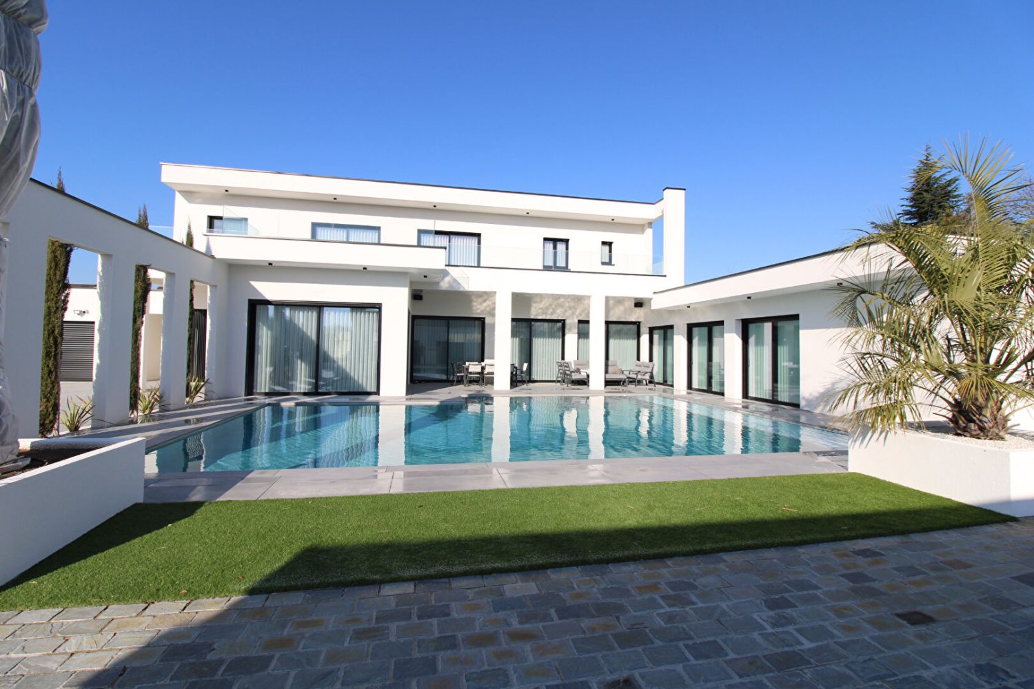 Casa de 5 dormitorios en Saint-Gervais-la-Foret, France No. 229712