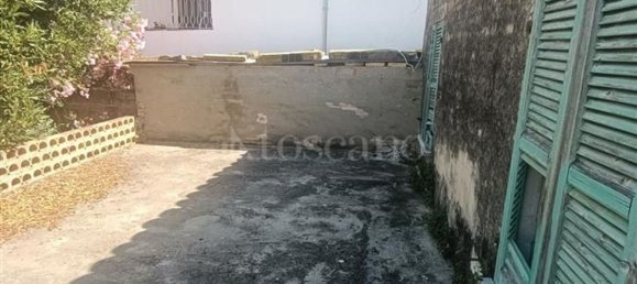  Land in Spoltore, Italy No. 319733 9