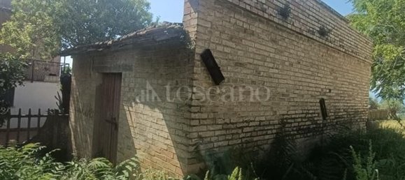  Land in Spoltore, Italy No. 319733 13