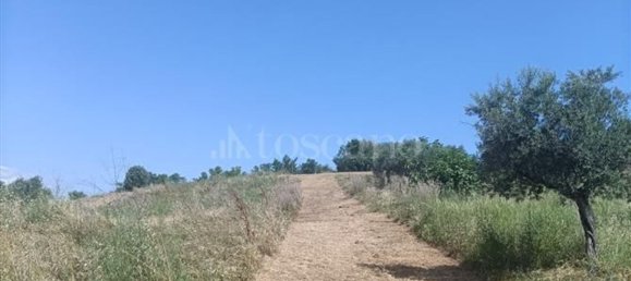  Land in Spoltore, Italy No. 319733 29
