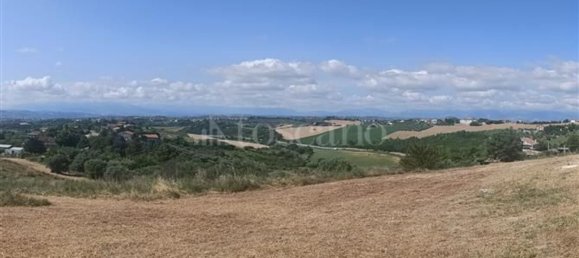  Land in Spoltore, Italy No. 319733 20