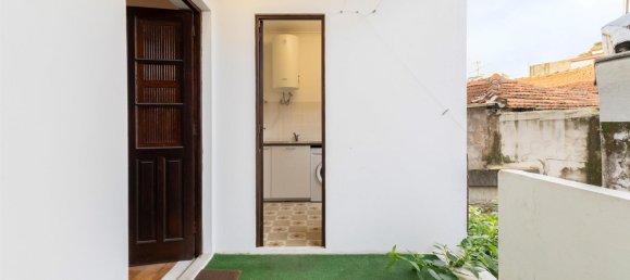 6 bedrooms Building in Porto, Portugal No. 112360 7