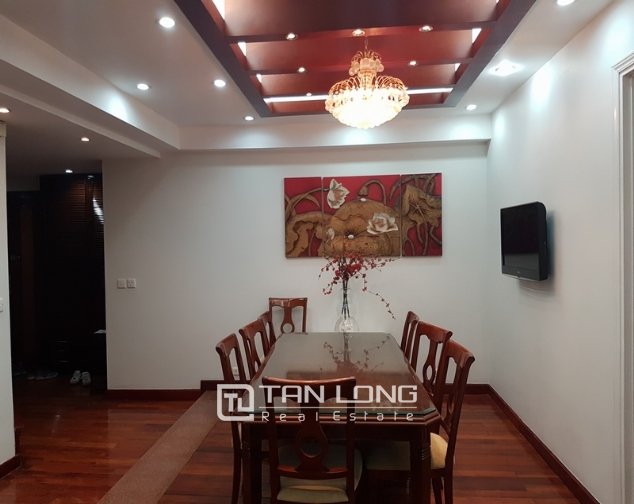 Apartamento de 4 dormitorios en Tay Ho, Vietnam No. 1729