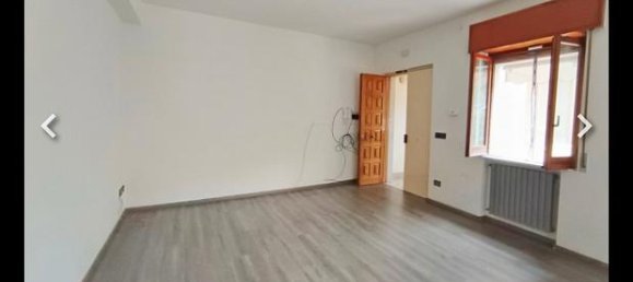 3 rooms Apartment in Solofra, Italy No. 253885 4