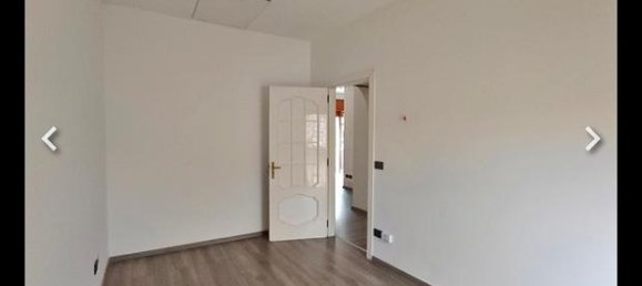 3 rooms Apartment in Solofra, Italy No. 253885 3