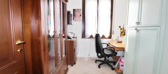4 rooms Apartment in Fiorano Modenese, Italy No. 119148 16