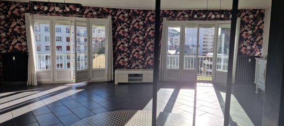 2 bedrooms Apartment in Saint-Etienne, France No. 199386 4