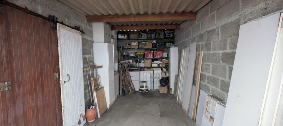 Garaje en Caen, France No. 305153 2