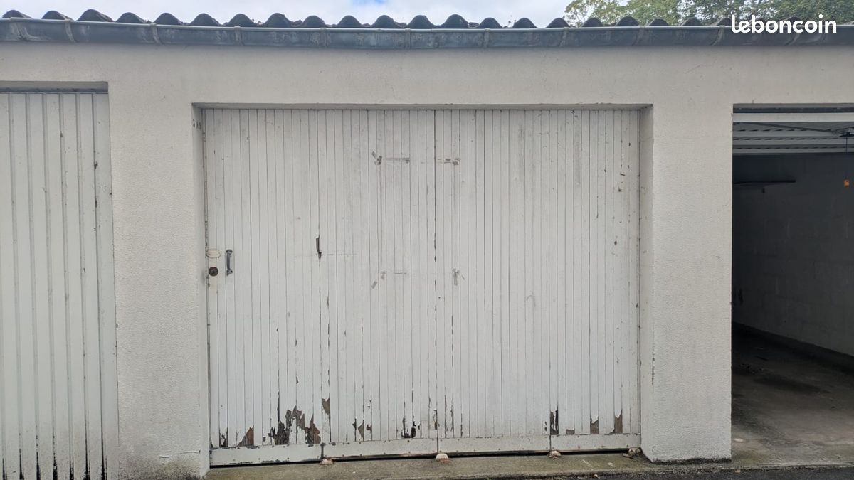 Garaje en Caen, France No. 305153