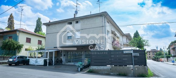 3 bedrooms House in Cavriago, Italy No. 315976 2