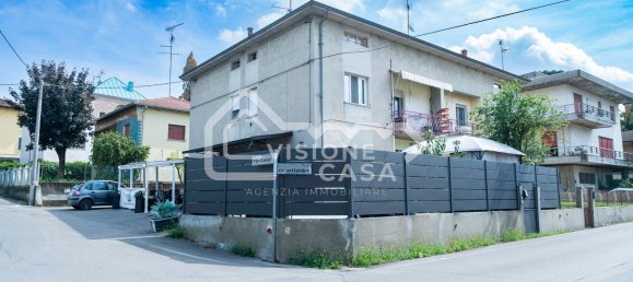 3 bedrooms House in Cavriago, Italy No. 315976 3