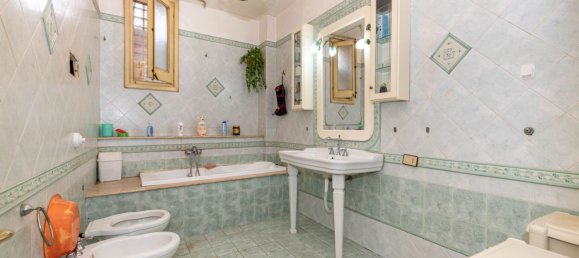 4 غرف نوم منزل في Palermo, Italy رقم 378378 16