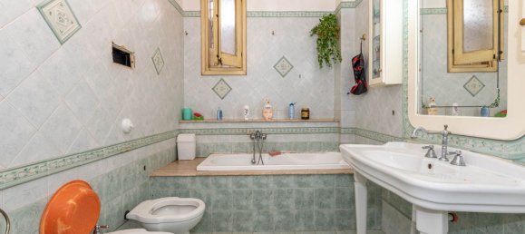 4 غرف نوم منزل في Palermo, Italy رقم 378378 17