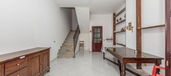 4 غرف نوم منزل في Palermo, Italy رقم 378378 6