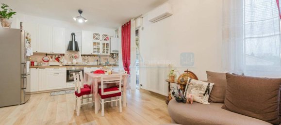 5 rooms Apartment in Dolo, Italy No. 33685 4