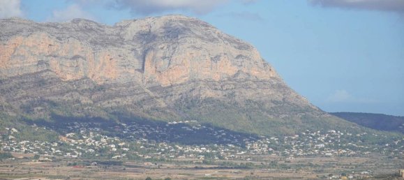 5 bedrooms Villa in Pedreguer, Spain No. 7582 2