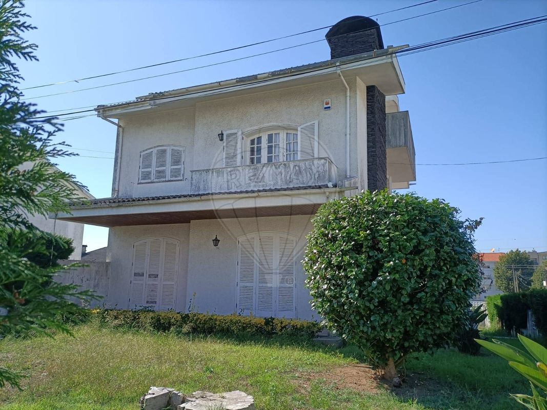 Дом с 4 спальнями в Вила Нова ди Гая, Португалия № 175364