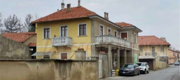 7 bedrooms Apartment in Trofarello, Italy No. 381559 5