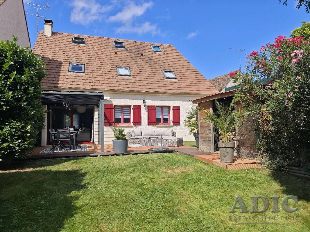 Casa de 3 dormitorios en Moussy-le-Neuf, France No. 318505