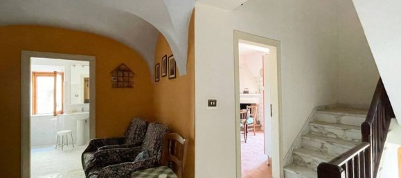 Замки и поместья с 3 спальнями в Альвито, Италия № 373791 11