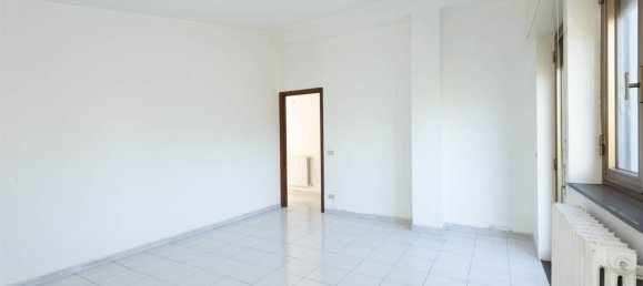 4-Zimmer Wohnung in Valverde, Italy, Nr. 293269 13