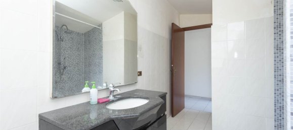 4-Zimmer Wohnung in Valverde, Italy, Nr. 293269 22