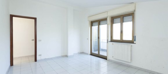 4-Zimmer Wohnung in Valverde, Italy, Nr. 293269 12