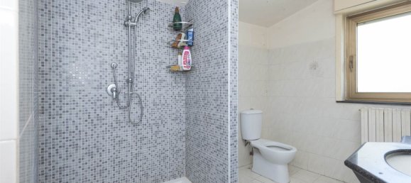 4-Zimmer Wohnung in Valverde, Italy, Nr. 293269 23