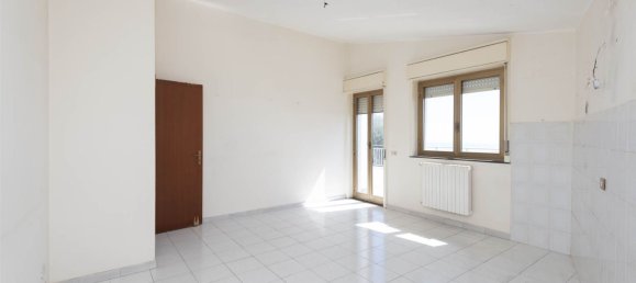 4-Zimmer Wohnung in Valverde, Italy, Nr. 293269 10